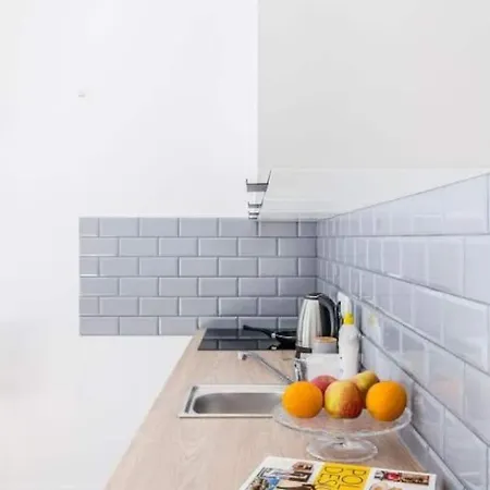 Apartment Yellow *